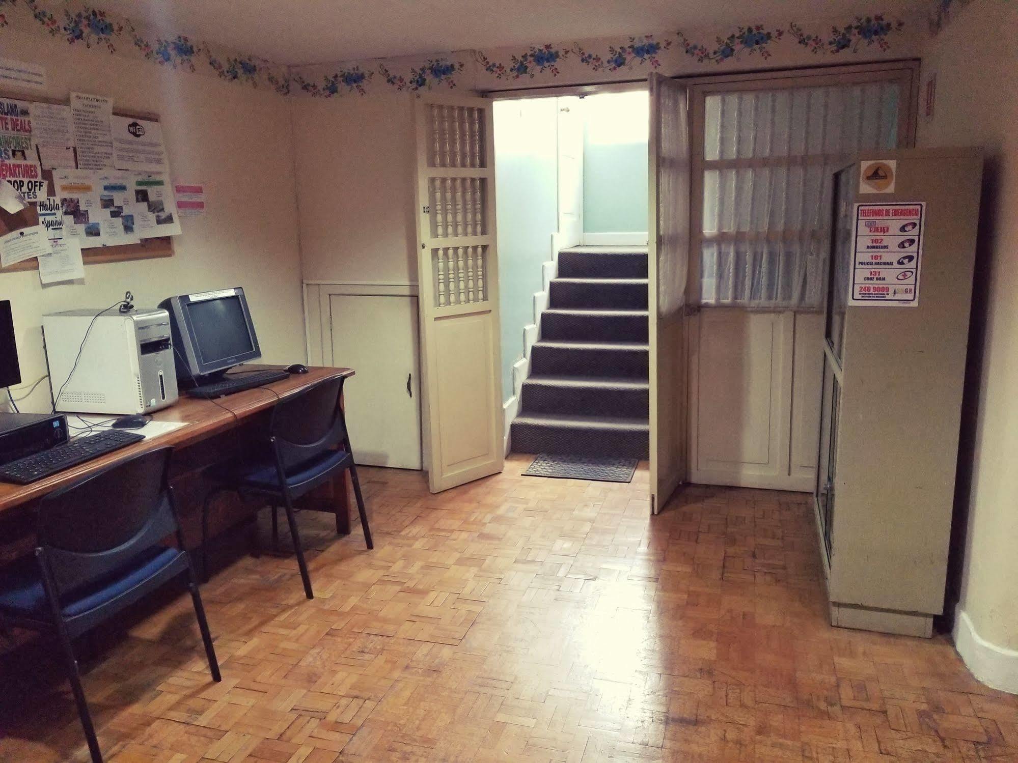 Travellers Inn 키토 외부 사진
